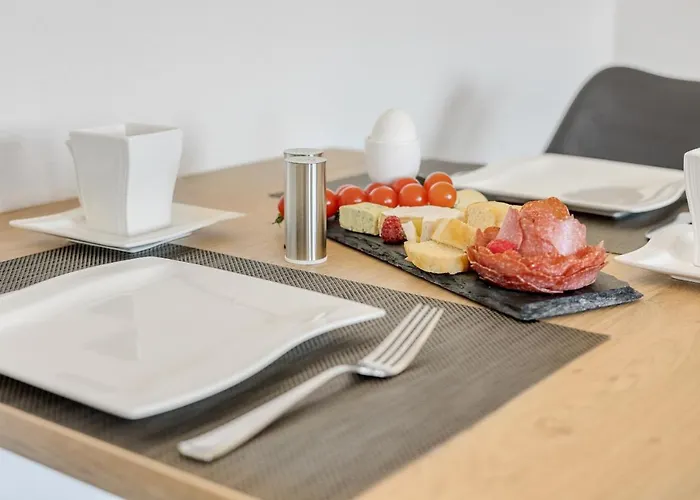 Empire Living: Marktplatz 4*